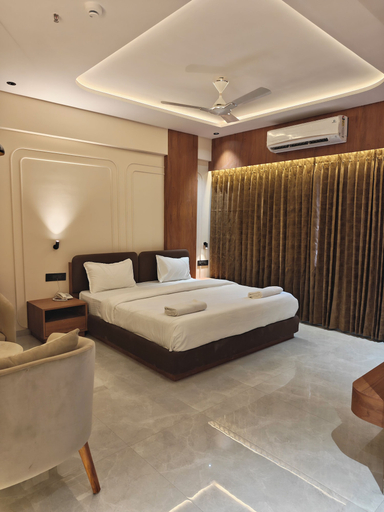 Room 5, Majestic Park Inn, Valsad