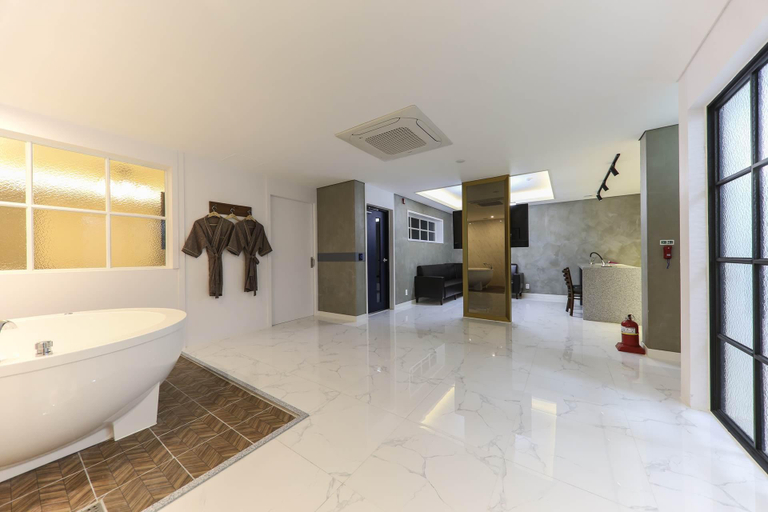 Bathroom, Eumseong Jabara Drive-in, Eumseong