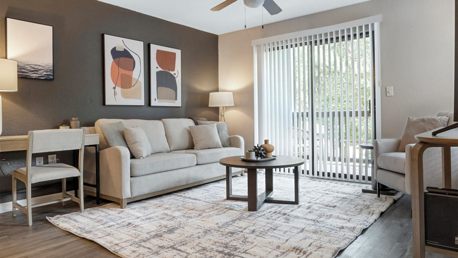 Room 4, Landing Stylish 3bd, Gym, Pool, Clay