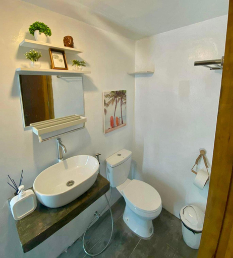 Bathroom 4, Tres Islas Hostel, General Luna