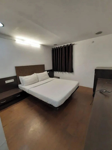 Room 4, FabHotel Grand Suites, Indore