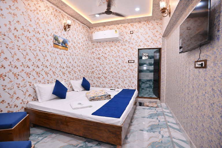 Room 2, Kashi King Luxury Stay, Varanasi