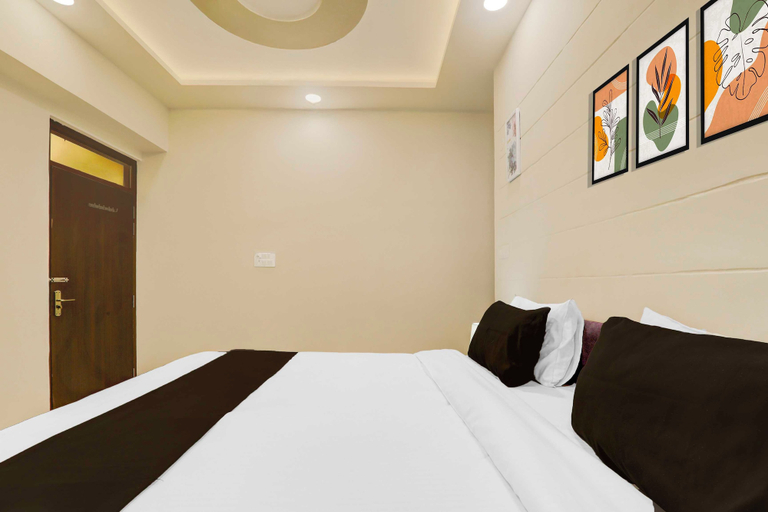 Room 2, Townhouse Rawatpur Metro Station, Kanpur Nagar