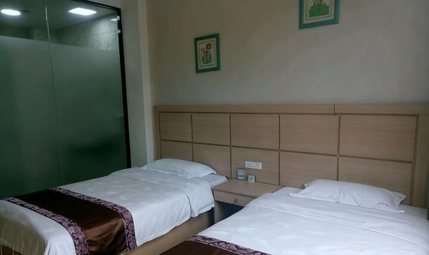 Bedroom 3, Luoping Buyi Inn, Qujing