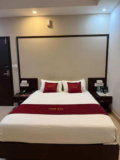 Room 1, LUXE BAY, Bangalore