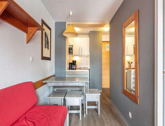 Dining, Alpine Ski Apartment in Tignes for 4, Savoie