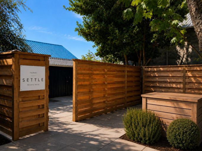 Terrace/patio 5, Tucked Inn, Capital