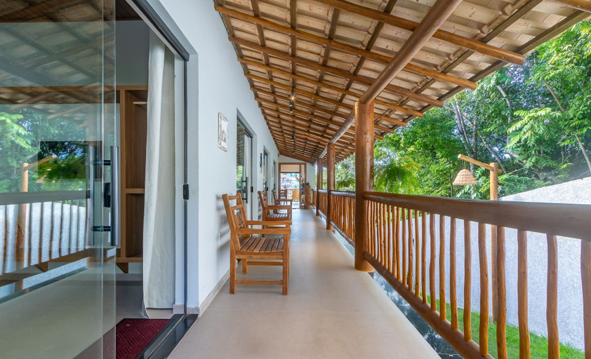 Property grounds 5, Beautiful House With Pool, Arraial D'ajuda Lvl001, Porto Seguro