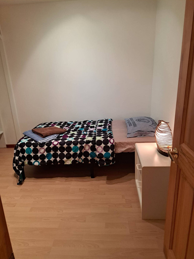 Room 4, Room-pretty Room -shared Accommodation, Greater Vancouver