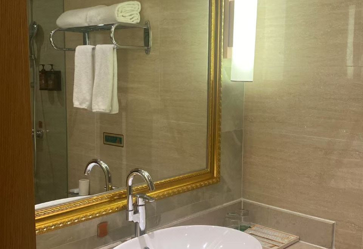 Bathroom 3, Vienna Hotel Huangshi Development Zone Olympic Center, Huangshi