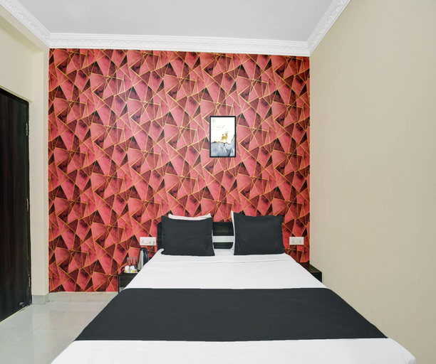 Room 3, Deluxe Hotel Radhika Inn, Patna