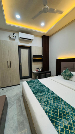 Room 3, Hotel RS Grand, Chandauli