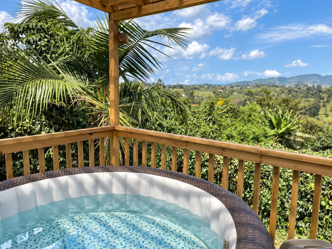 Outdoor spa tub 3, Cómoda Cabaña en Marinilla con jacuzzi, Marinilla
