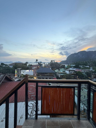 Property grounds 3, Aquaholik El Nido Hotel, El Nido