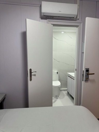 Bathroom 2, hostal gaoyuan, Madrid