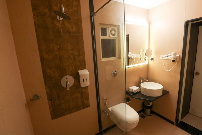 Bathroom 4, Spree Hotel Aurangabad, Aurangabad