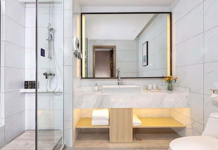 Bathroom 3, Kyriad Marvelous Hotel Ziyang North High-speed Railway Station, Ziyang