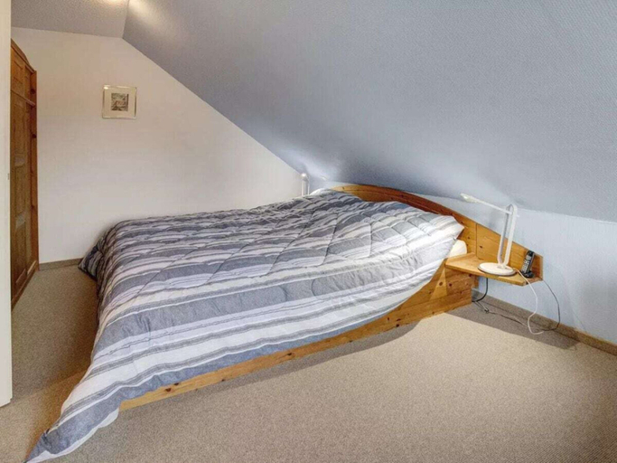 Room 2, Holiday Home With 1 Bedroom, Aurich