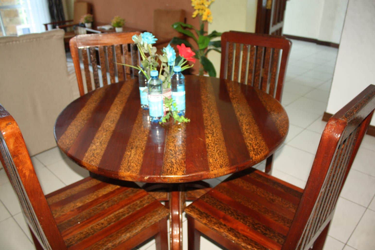 Dining, Lido beachfront resort, Kisauni