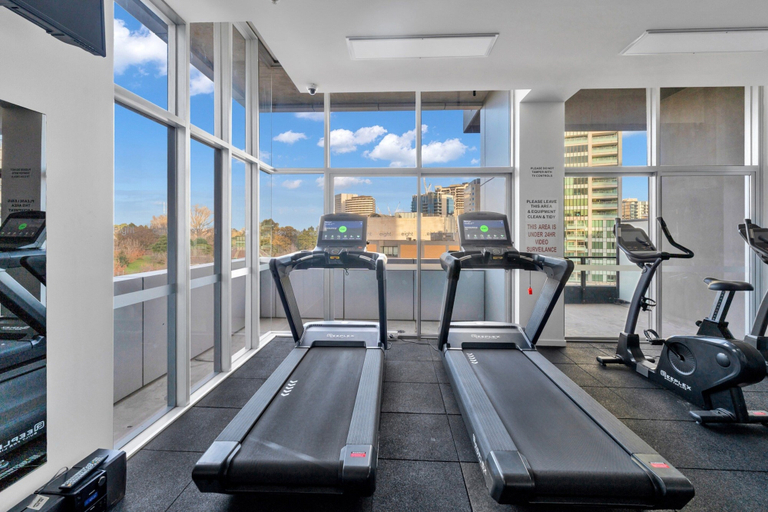 Spa treatment 5, Bright 1-bed Apartment Near Royal Botanic Gardens, Melbourne