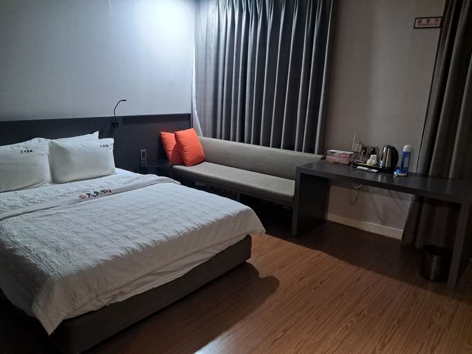 Bedroom 4, Dae Sung Gwan Onchun Hotel, Geumjeong