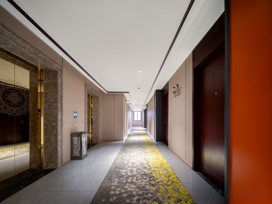 Hotel Interior/Public Areas