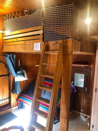 Room, Cozy Alpine Chalet Escape for Two, Isère