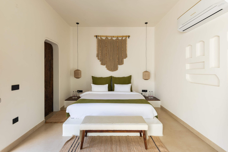 Room 4, La Vida Retreat - Luxury 1 Bed Villa in Jaipur, Jaipur