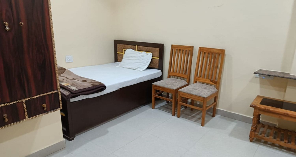 Room 4, Maa Tulsi Guest House Ayodhya, Faizabad
