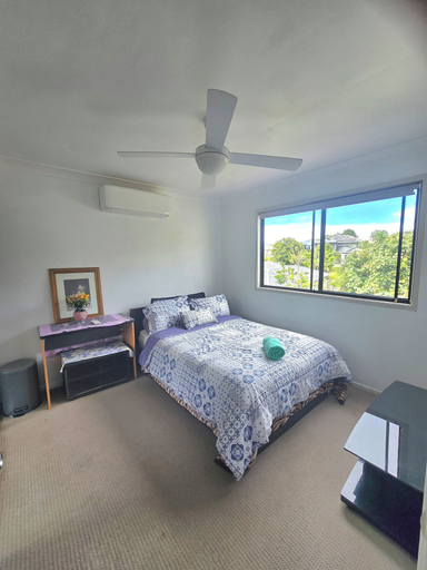 Room, Room-large Room in Arundel, Gold Coast