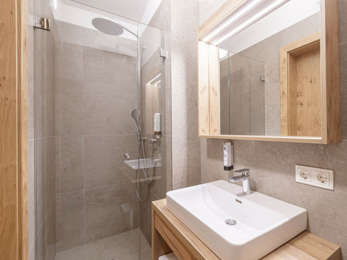Bathroom 2, Penthouse With 5 Bedrooms, Zell am See