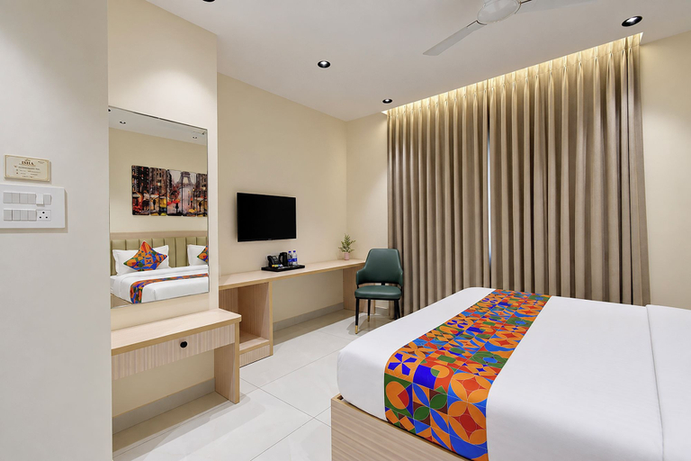 Room 5, FabHotel Isha Luxury Rooms, Ranga Reddy