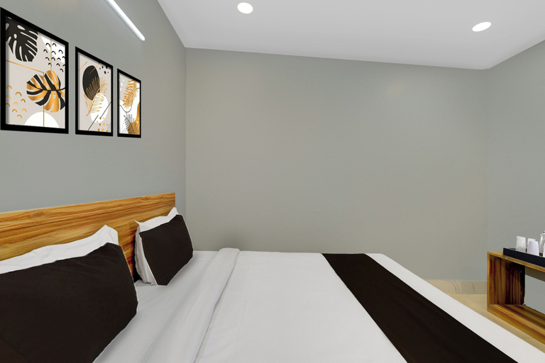 Room 4, Super Townhouse Cherlapally Bus Terminal, Ranga Reddy