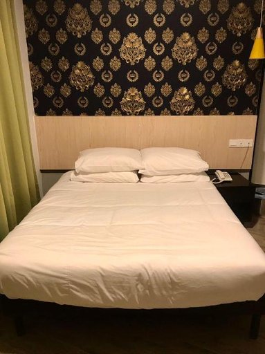 Bedroom 4, Yes Luxury Hotel, Bentong