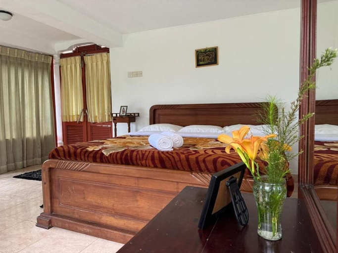 Room 4, Channa Hotel and Rest Labookellie, Kothmale