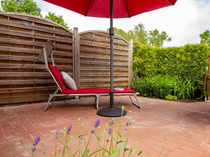 Terrace/patio, Up Warft - West, Aurich