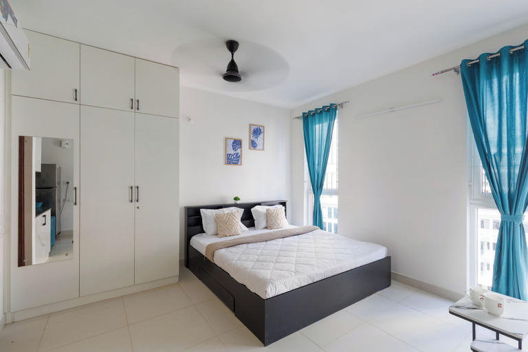 Room 2, Céleste Skies by Redolive Nr Manipal Whitefield, Bangalore