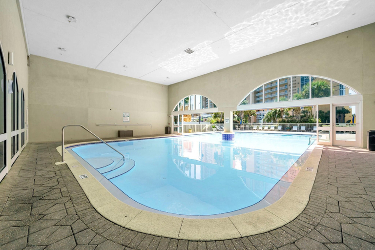 Pool 2, Celadon 1505 - Turquoise Oasis, Bay