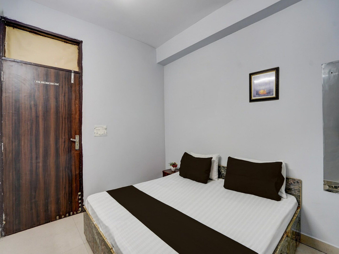 Room 3, Classic With Balcony The Cloud inn Hotel Grand, Gautam Buddha Nagar