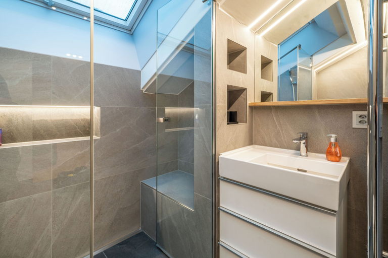 Bathroom 3, Sky Penthouse with matterhorn view, Visp