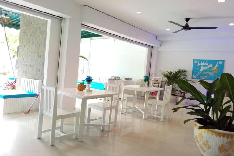 Microwave 5, Baan Oui Guest House, Phuket Island