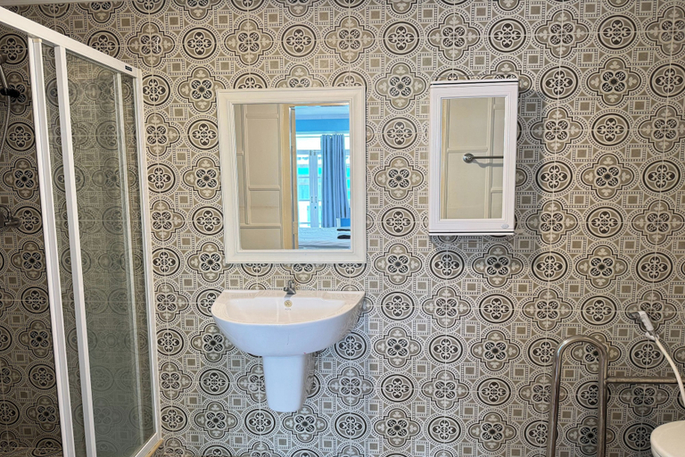 Bathroom 4, Aran Colonial House & Cafe Ngamwongwan, Muang Nonthaburi