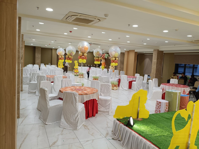 Banquet hall, Raajpath by Qbode Hotels, Vadodara