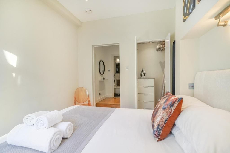 Room 5, HR2 - Charming 1-Bed near Holland Park, London