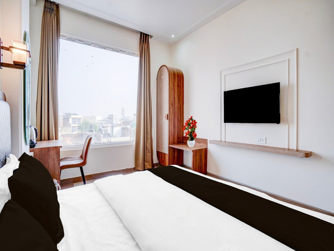 Room 4, Townhouse Lahartara Railway Bridge, Varanasi