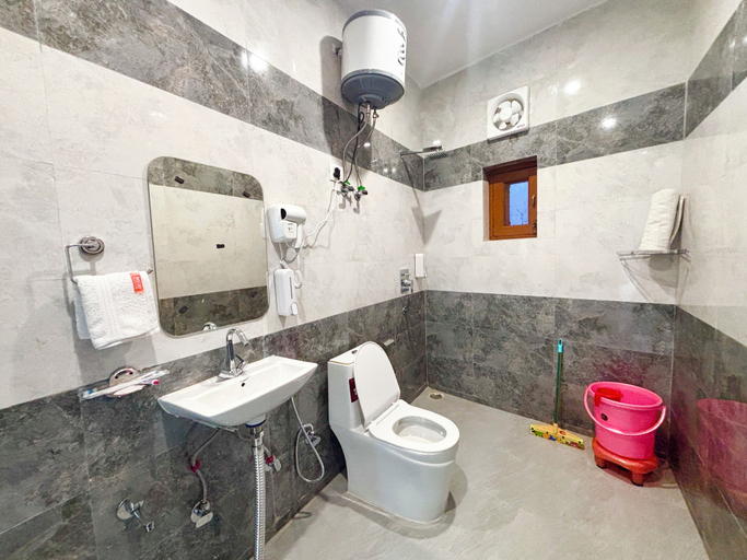 Bathroom 5, Instay 1BHK Service Apartment S46C, Gurgaon