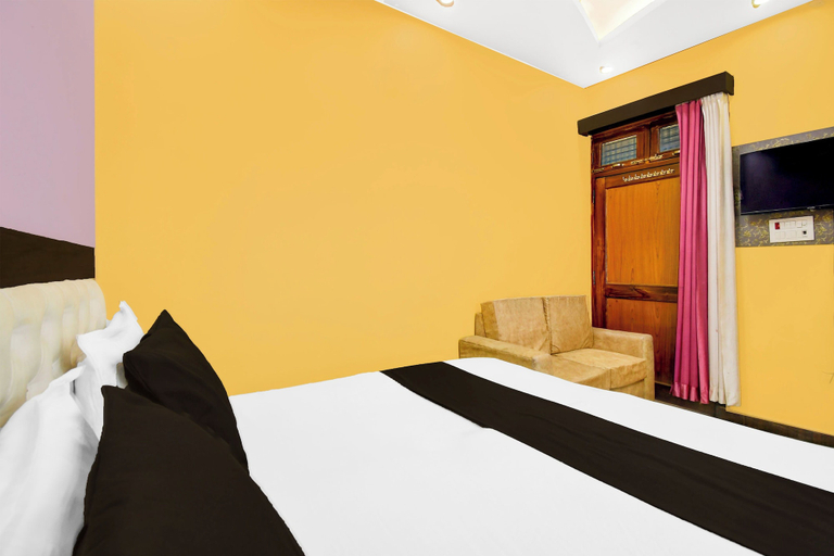 Room 4, Super OYO Hotel O Amhat Sultanpur City, Sultanpur