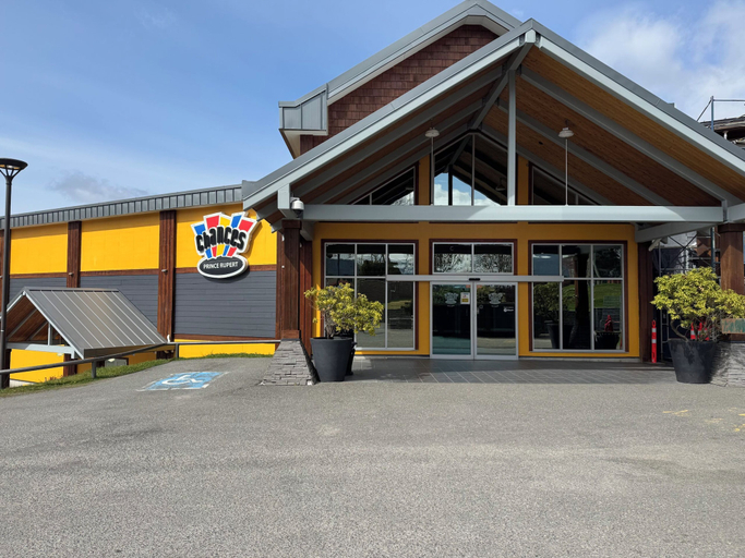 Exterior & Views 2, Crest Hotel, Skeena-Queen Charlotte