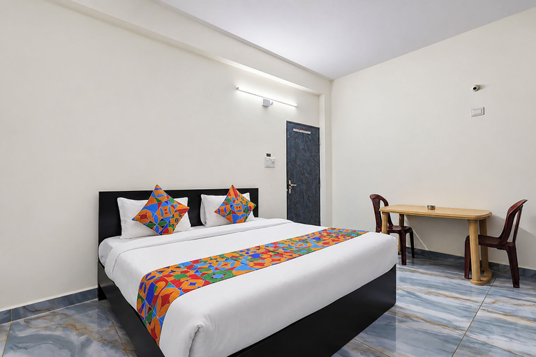 Room 4, FabHotel Golden Cherry, Bhopal