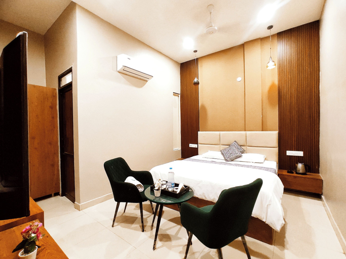 Room 4, THE ELITE REGENCY - Premium Hotel Rooms, Ludhiana